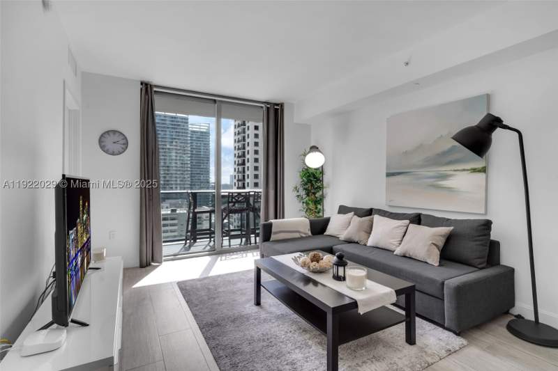 1 bedroom Condominium at 55 SW 9th St 1705, Brickell Heights West Con, Miami — photo 5
