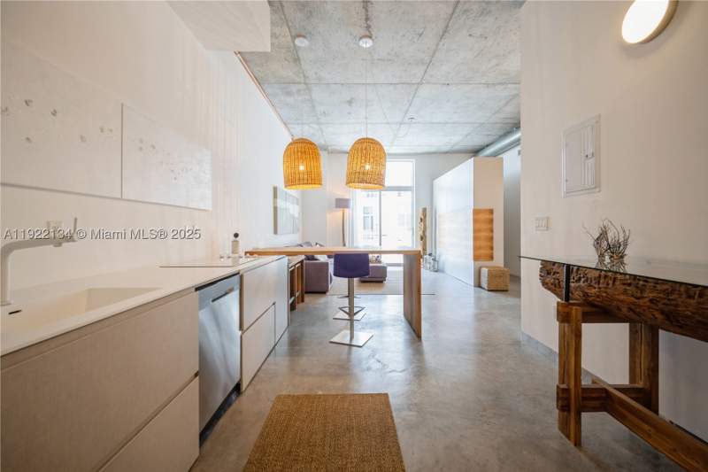 1 bedroom Condominium at 2001 Meridian Ave 512, The Meridian Condo, Miami Beach — photo 2