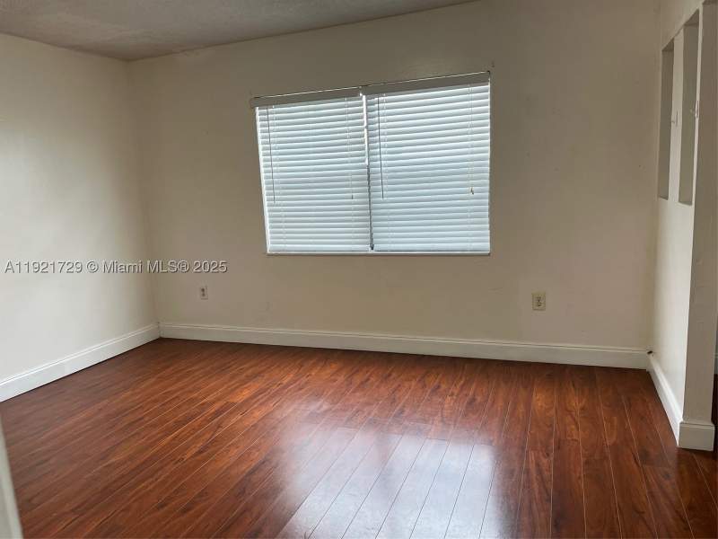 1 bedroom Condominium at 13500 NE 3rd Ct 402, BROOKVIEW CONDO, North Miami — photo 3
