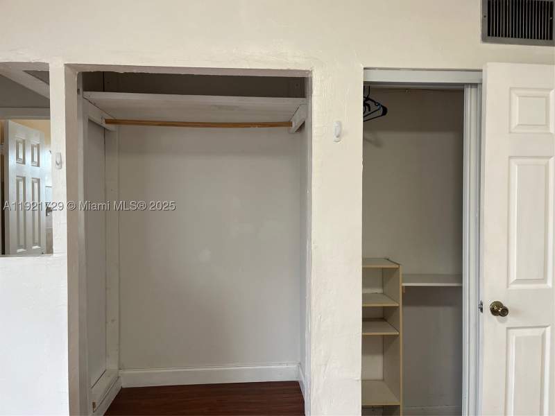 1 bedroom Condominium at 13500 NE 3rd Ct 402, BROOKVIEW CONDO, North Miami — photo 4