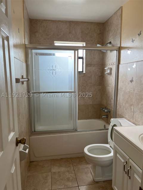 13500 NE 3rd Ct 402, North Miami FL - photo 7 of 11