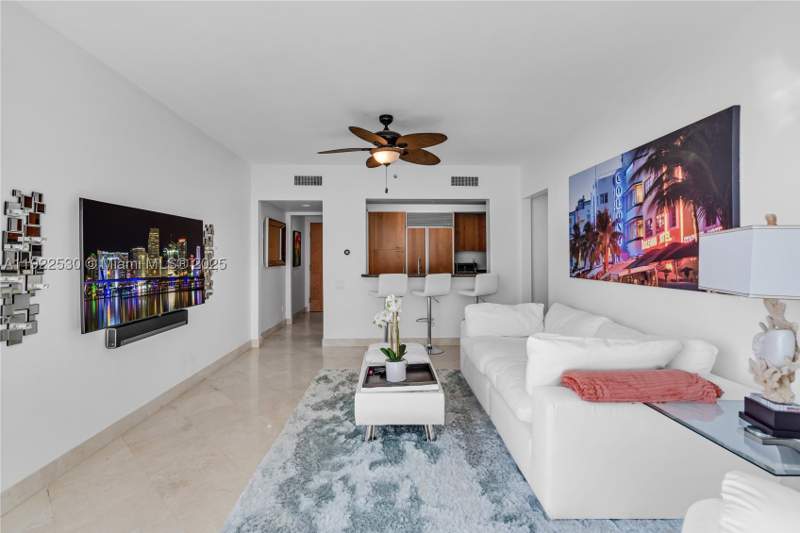 2 bedroom Condominium at 1500 Ocean Dr 907, 1500 Ocean Drive Condo, Miami Beach — photo 3