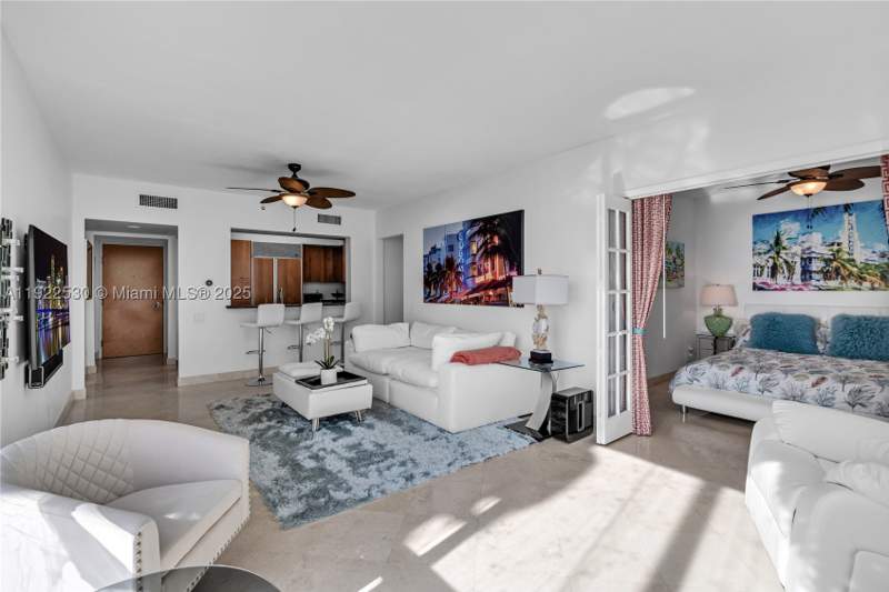 2 bedroom Condominium at 1500 Ocean Dr 907, 1500 Ocean Drive Condo, Miami Beach — photo 5