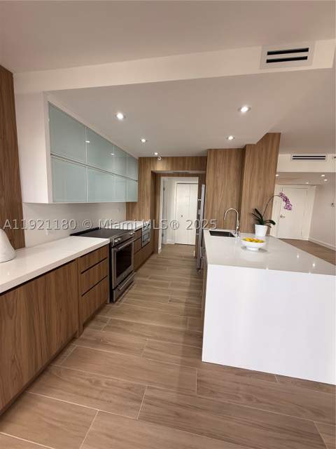 20191 E Country Club Dr 504, Aventura FL - photo 7 of 56