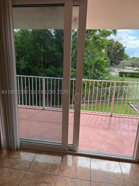 7000 NW 186th St 4-226, Hialeah FL - photo 11 of 14