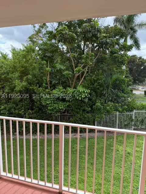 7000 NW 186th St 4-226, Hialeah FL - photo 13 of 14