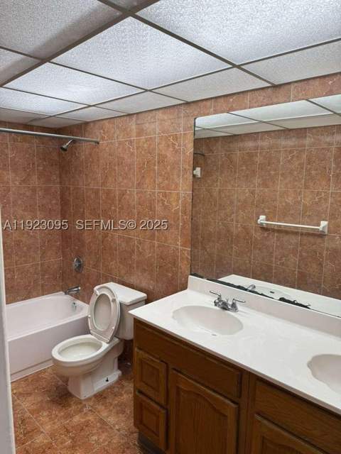 7000 NW 186th St 4-226, Hialeah FL - photo 9 of 14