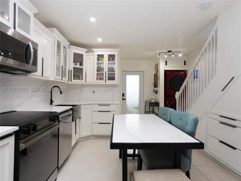 437 SW 3rd St 2, Miami FL - photo 12 of 35
