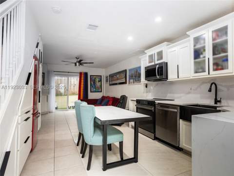 437 SW 3rd St 2, Miami FL - photo 7 of 35