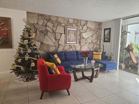 8411 NW 8th St 111, Miami FL - photo 7 of 27