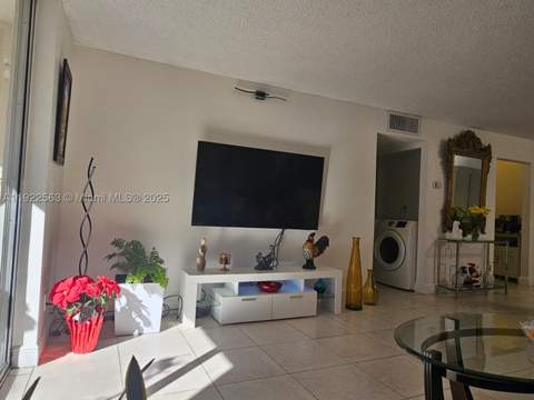 8411 NW 8th St 111, Miami FL - photo 9 of 27