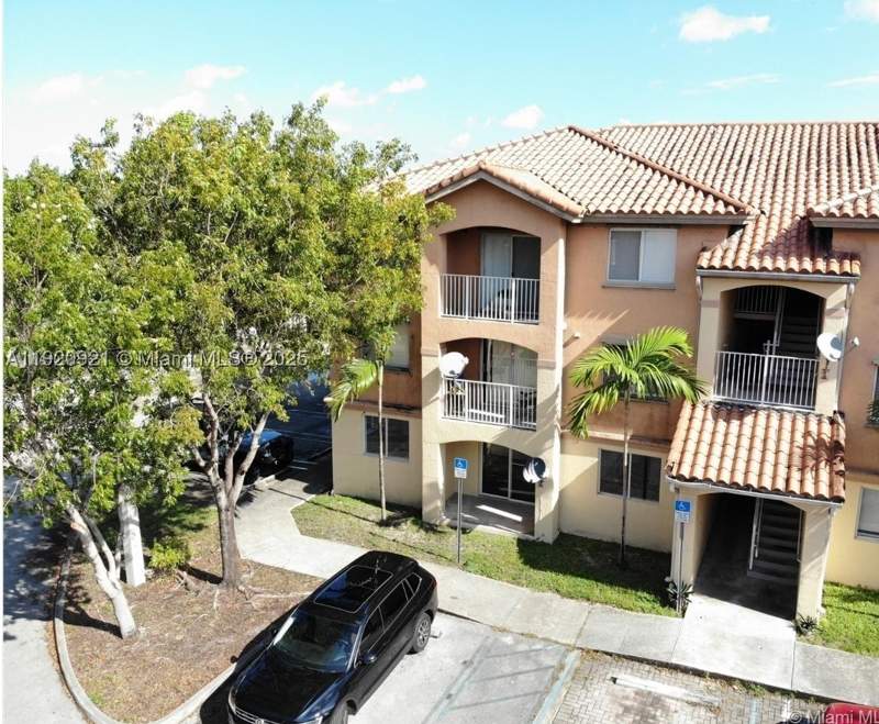 2 bedroom Condominium at 17622 NW 25th Ave 101, The Oaks At Miami Gardens, Miami Gardens — photo 2