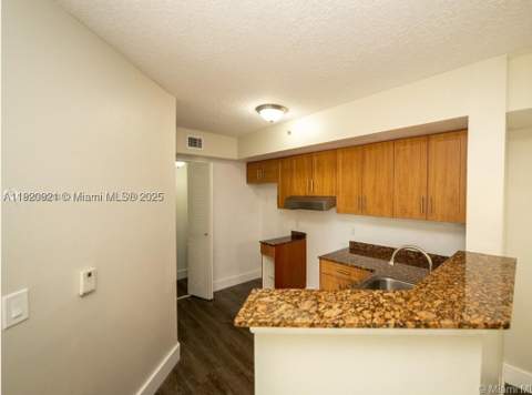 17622 NW 25th Ave 101, Miami Gardens FL - photo 6 of 22