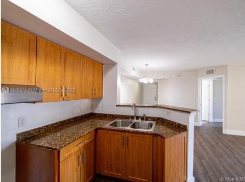 17622 NW 25th Ave 101, Miami Gardens FL - photo 7 of 22