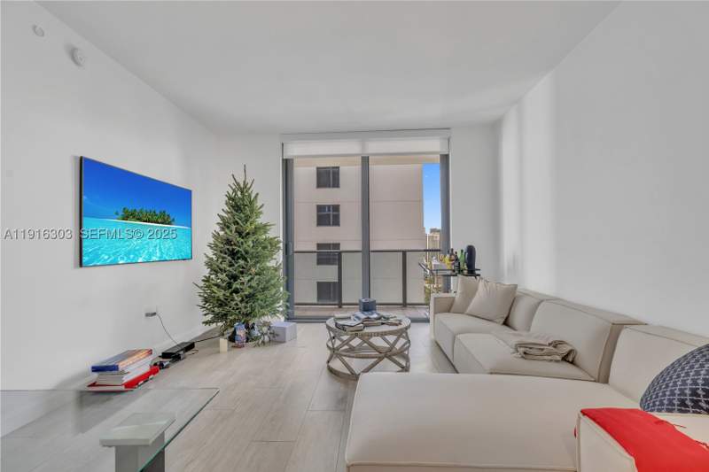 1 bedroom Condominium at 55 SW 9th St 2610, Brickell Heights West Con, Miami — photo 3