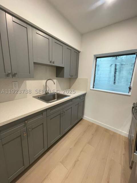 544 Michigan Ave 10, Miami Beach FL - photo 7 of 11