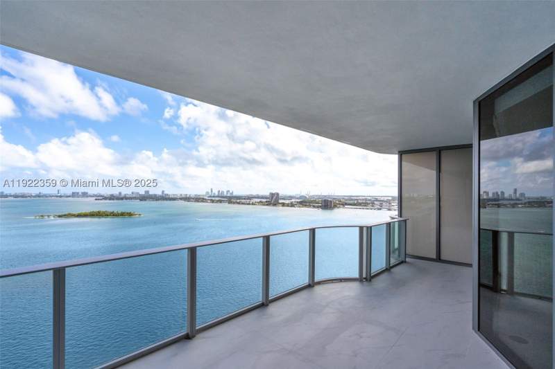3 bedroom Condominium at 700 NE 24 street 2003, Aria Reserve, Miami — photo 2