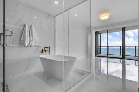 700 NE 24 street 2003, Miami FL - photo 24 of 88