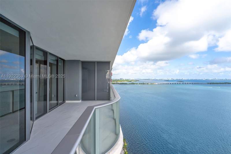 3 bedroom Condominium at 700 NE 24 street 2003, Aria Reserve, Miami — photo 3