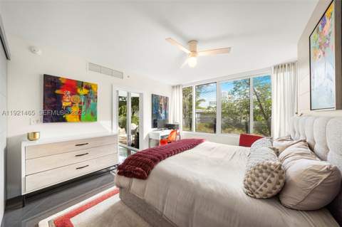 2155 Washington Ct 205, Miami Beach FL - photo 9 of 14