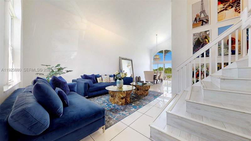 4 bedroom SingleFamilyResidence at 14633 SW 132nd Ave, Silver Lakes Sec 1 Amend, Miami — photo 3