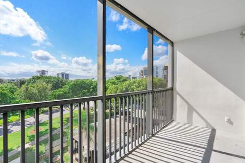 3101 N Country Club Dr 504, Aventura FL - photo 16 of 16