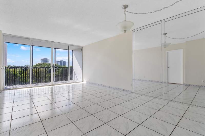 1 bedroom Condominium at 3101 N Country Club Dr 504, Bravura II Condo, Aventura — photo 3