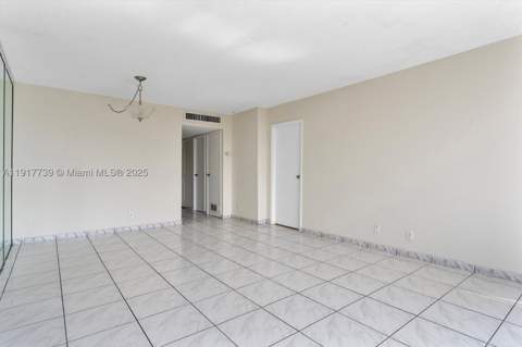 3101 N Country Club Dr 504, Aventura FL - photo 7 of 16