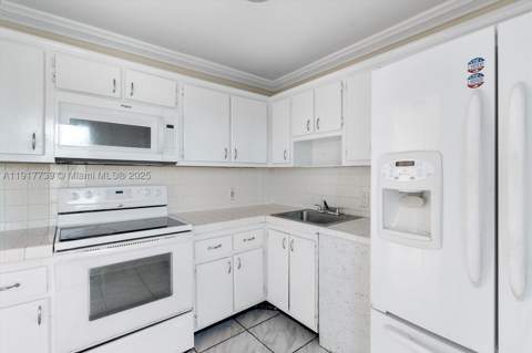 3101 N Country Club Dr 504, Aventura FL - photo 9 of 16
