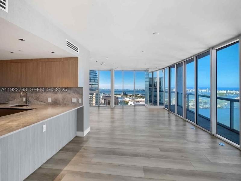 5 bedroom Condominium at 465 Brickell Ave 5701, Iconbrickell Condo No 1, Miami — photo 3