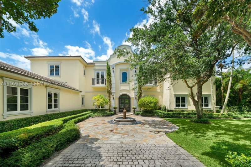 7 bedroom SingleFamilyResidence at 8010 Ponce De Leon Rd, Gp Development, Miami — photo 2