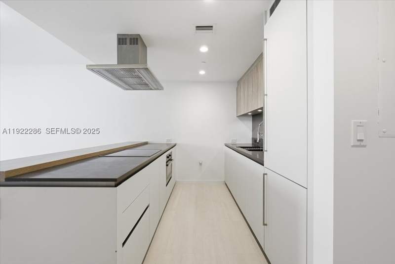 1 bedroom Condominium at 1000 Brickell Plz 3211, Brickell Flatiron Condo, Miami — photo 3