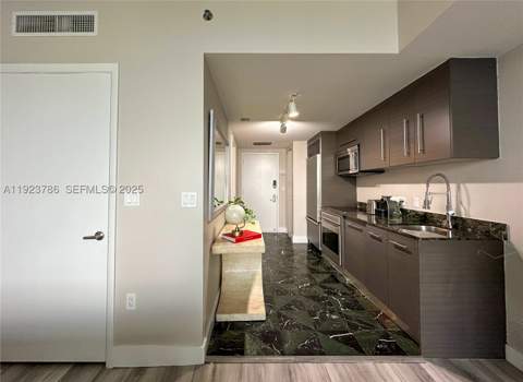 485 Brickell Ave 4405, Miami FL - photo 10 of 35