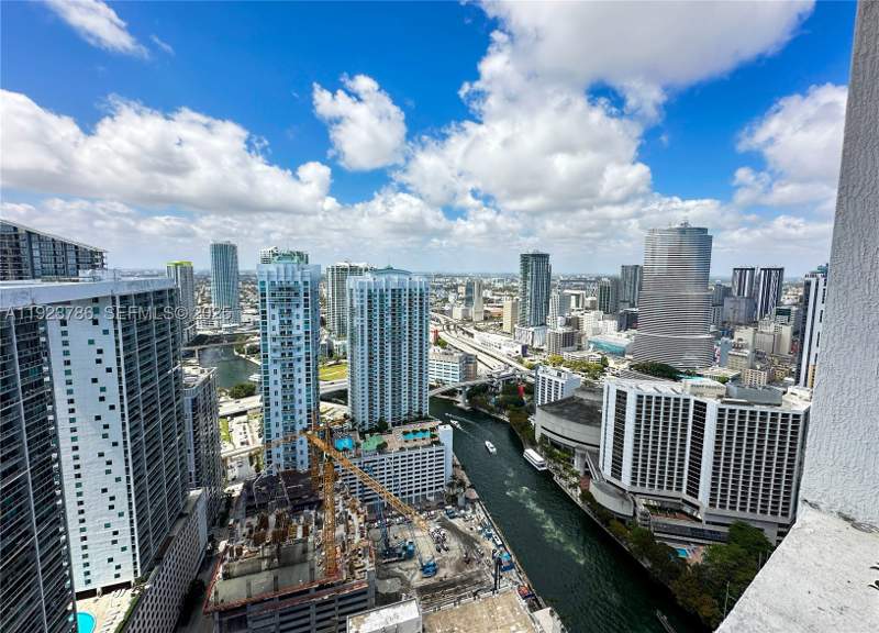 0 bedroom Condominium at 485 Brickell Ave 4405, Icon Brickell Condo No 3, Miami — photo 2