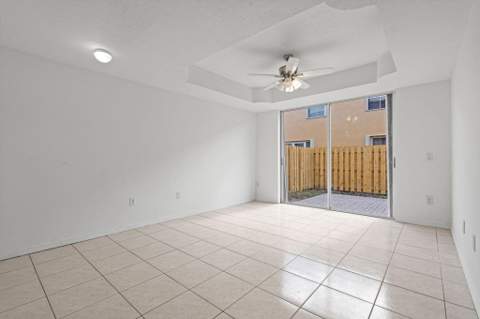 8520 NW 139th Terrace 1602, Miami Lakes FL - photo 23 of 41