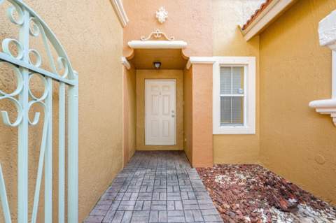 8520 NW 139th Terrace 1602, Miami Lakes FL - photo 8 of 41