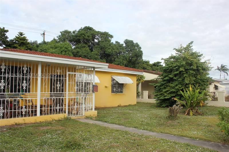 3 bedroom SingleFamilyResidence at 3135 NW 82nd St, Greenville Manor, Miami — photo 2