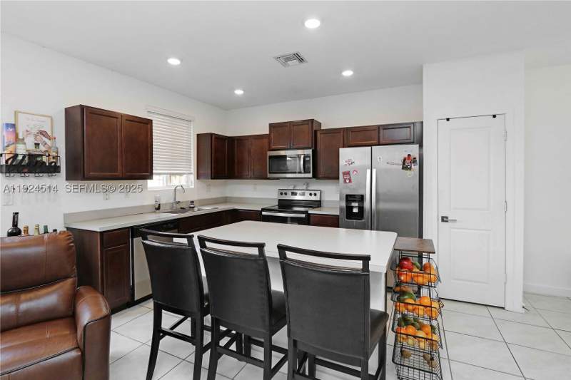 4 bedroom Townhouse at 1052 SE 23rd Ave, Towns At Seascape, Homestead — photo 5