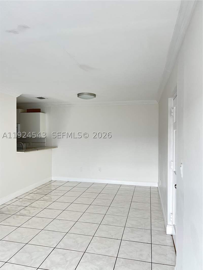 2 bedroom Condominium at 1471 W 43rd Pl 302, Adys Condo, Hialeah — photo 3