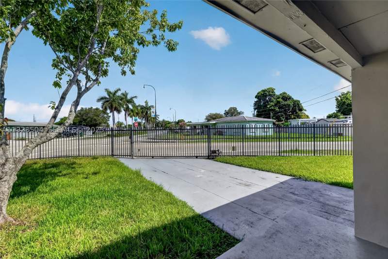 4 bedroom SingleFamilyResidence at 14801 Lincoln Blvd, Richmond Heights, Miami — photo 5