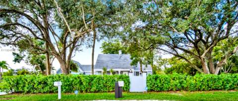 22820 SW 179th Pl, Miami FL - photo 11 of 58