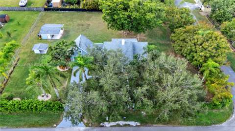 22820 SW 179th Pl, Miami FL - photo 22 of 58