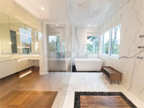 327 E Rivo Alto Dr, Miami Beach FL - photo 10 of 14