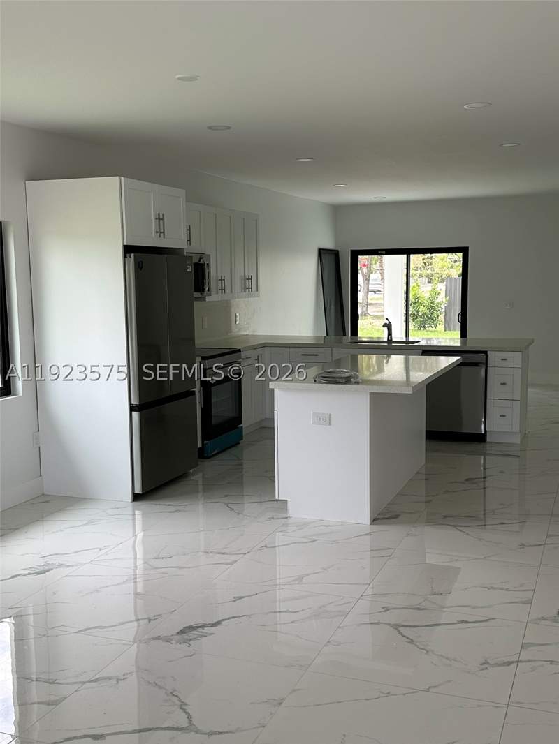 4 bedroom SingleFamilyResidence at 580 SW 10th Ave, Roosevelt Homesites, Homestead — photo 4
