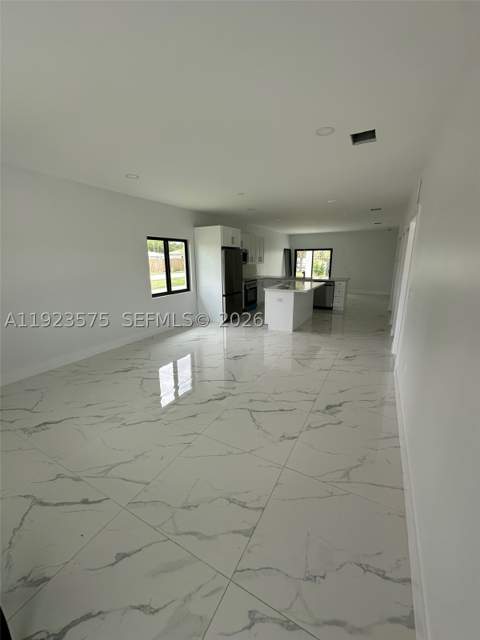 580 SW 10th Ave, Homestead FL - photo 6 of 25