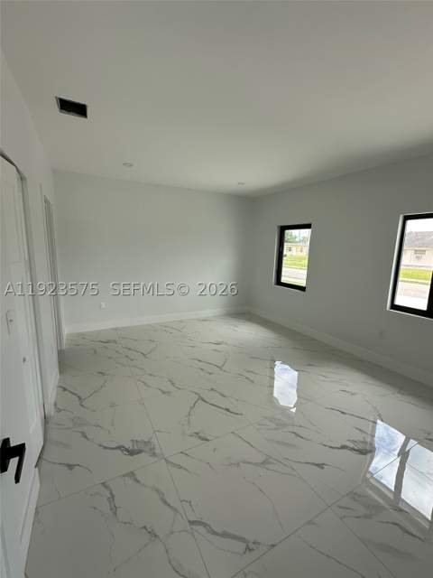 580 SW 10th Ave, Homestead FL - photo 7 of 25