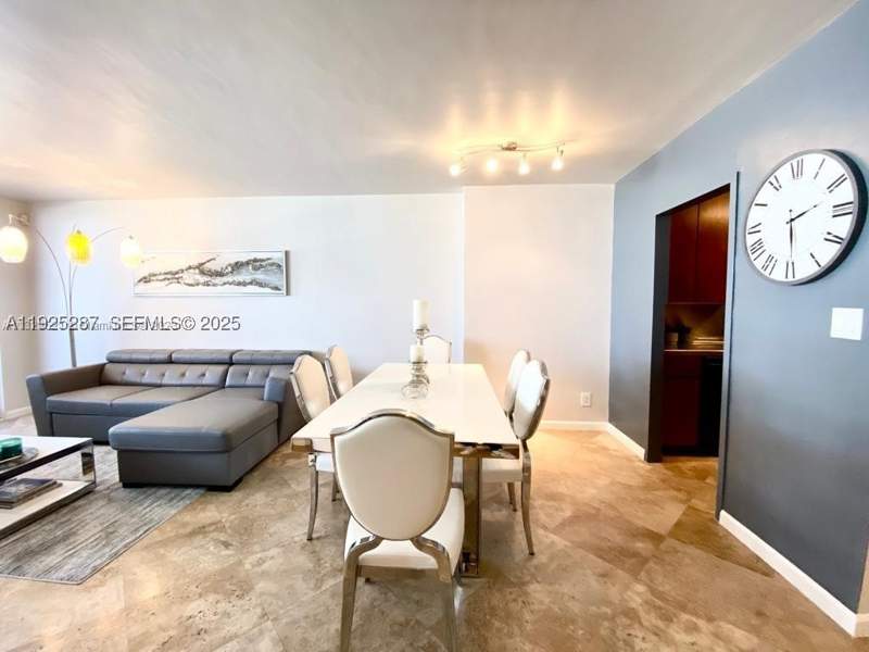 1 bedroom Condominium at 100 Lincoln Rd 608, The Decoplage Condo, Miami Beach — photo 2