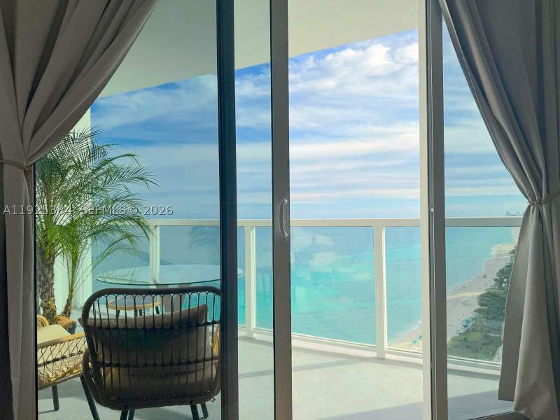 2 bedroom Condominium at 16699 Collins Ave 2701, La Perla Condo, Sunny Isles Beach — photo 4