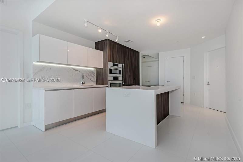 2 bedroom Condominium at 851 NE 1st Ave 1608, Paramount Miami World, Miami — photo 3