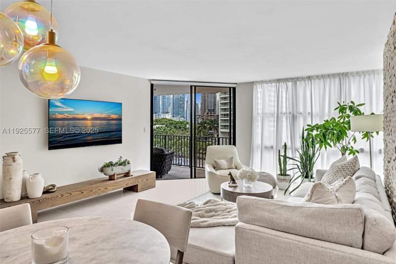 1 bedroom Condominium at 1865 Brickell Ave A703, Brickell Place Condo, Miami — photo 5